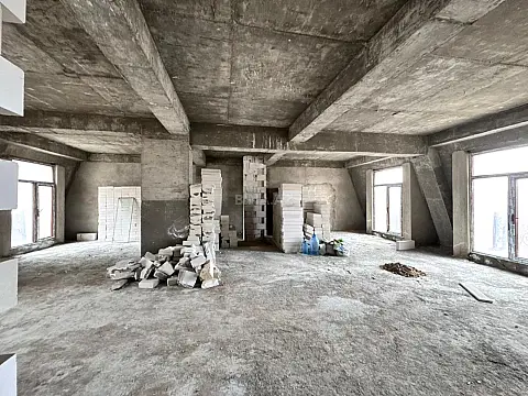 Satılır 4 otaqlı mənzil 148 m²