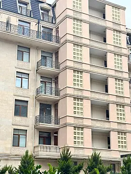 Satılır 4 otaqlı mənzil 148 m²