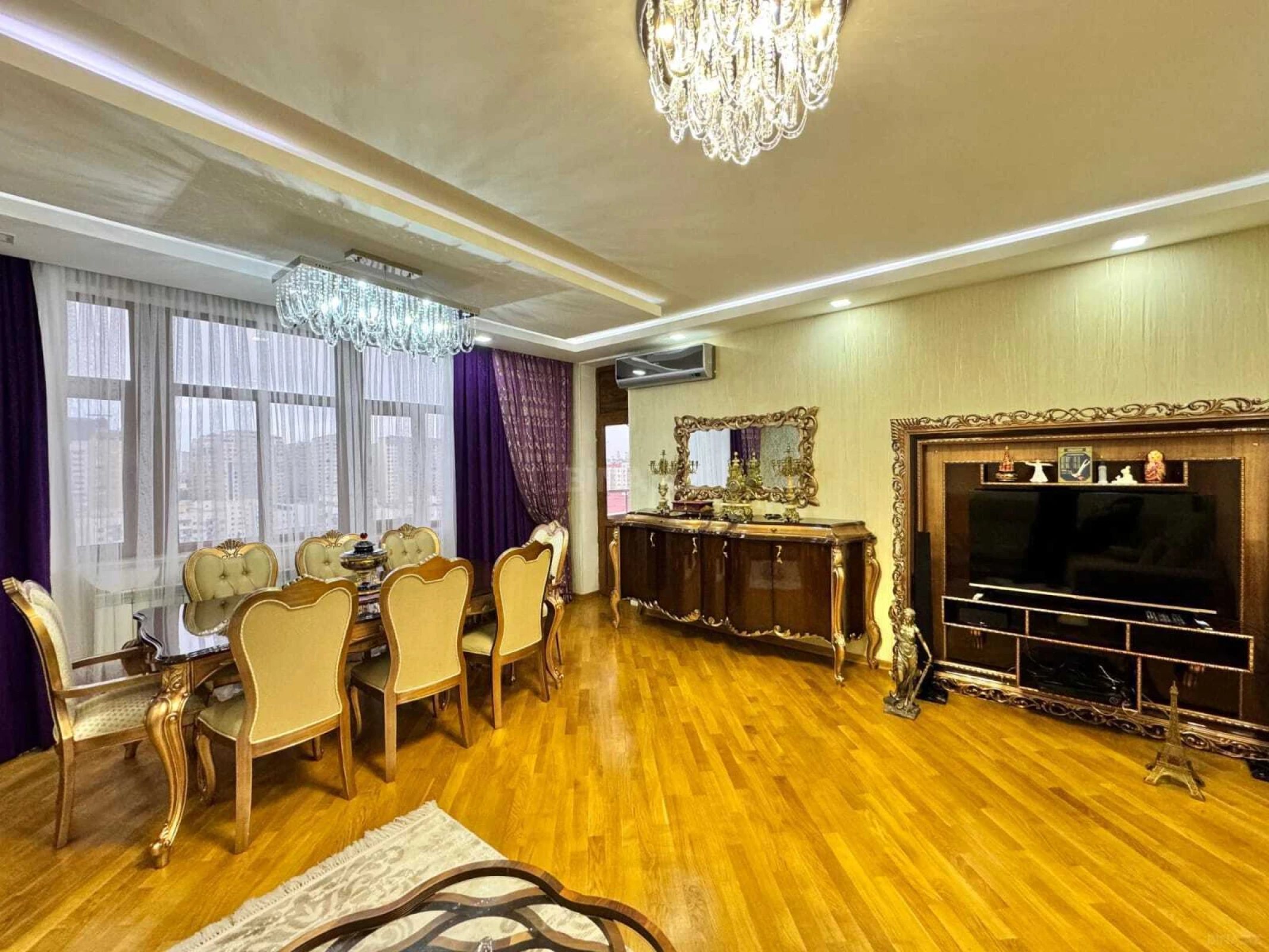 Satılır 3 otaqlı mənzil 137 m²