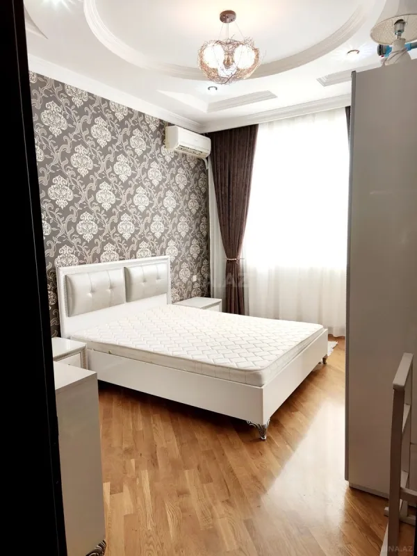 Satılır 3 otaqlı mənzil 110 m²