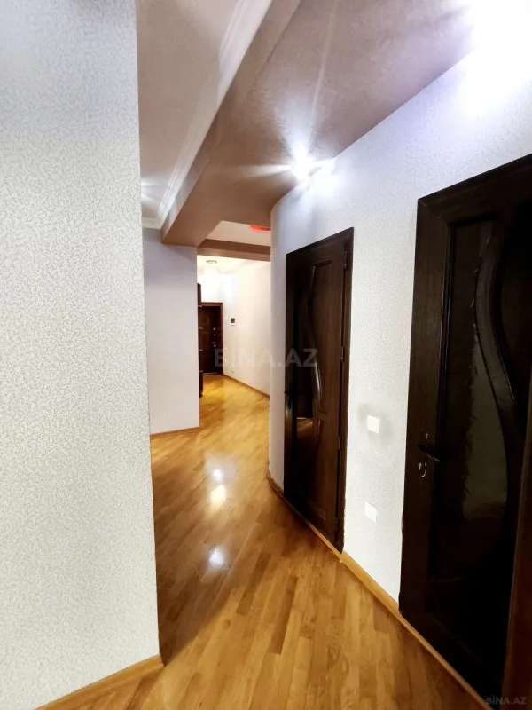 Satılır 3 otaqlı mənzil 110 m²