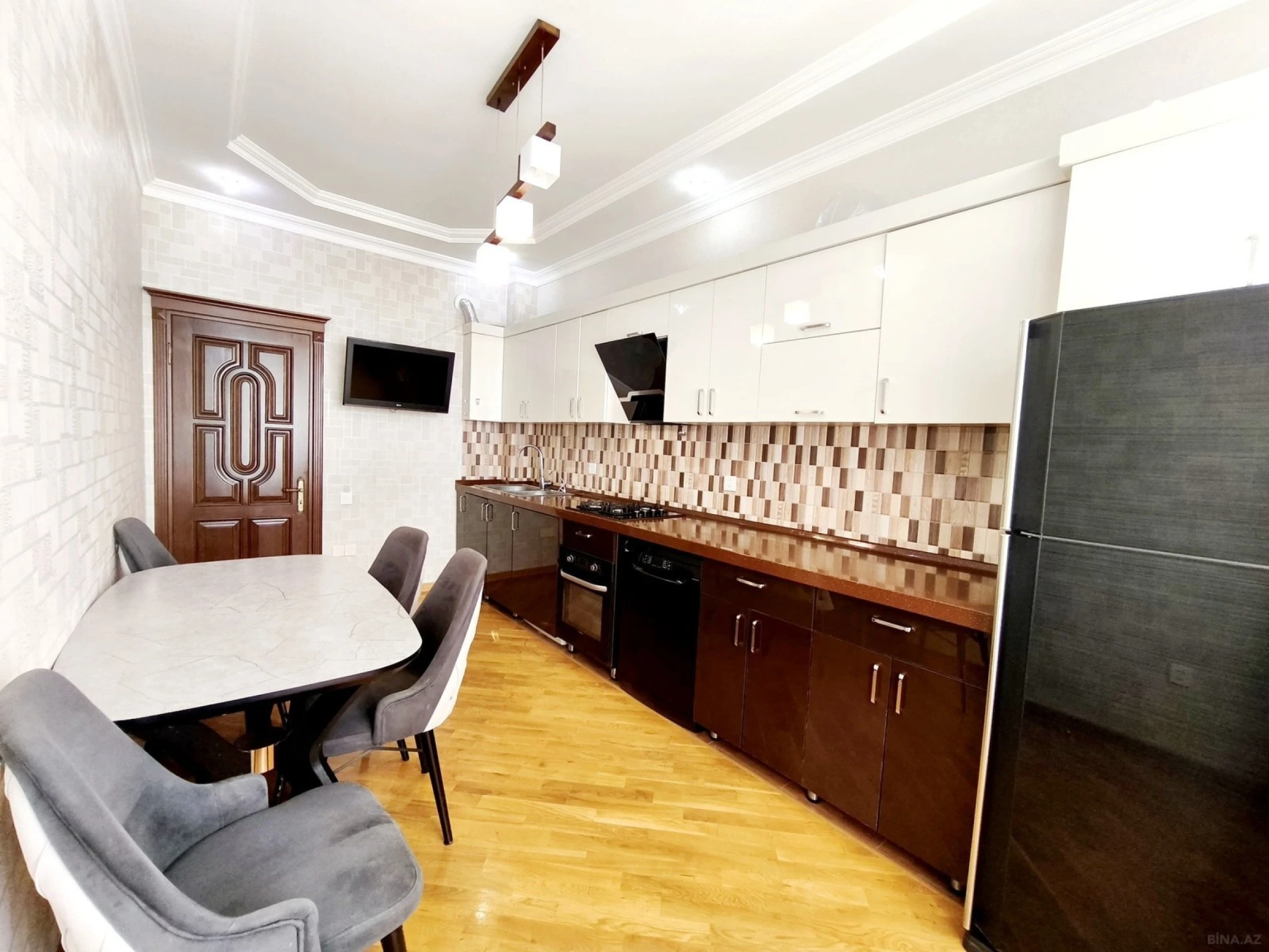 Satılır 3 otaqlı mənzil 110 m²