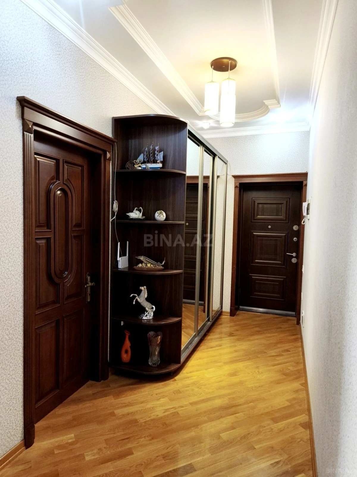 Satılır 3 otaqlı mənzil 110 m²