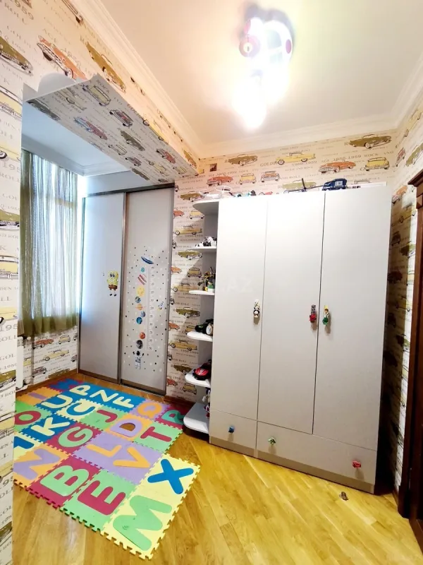 Satılır 3 otaqlı mənzil 110 m²