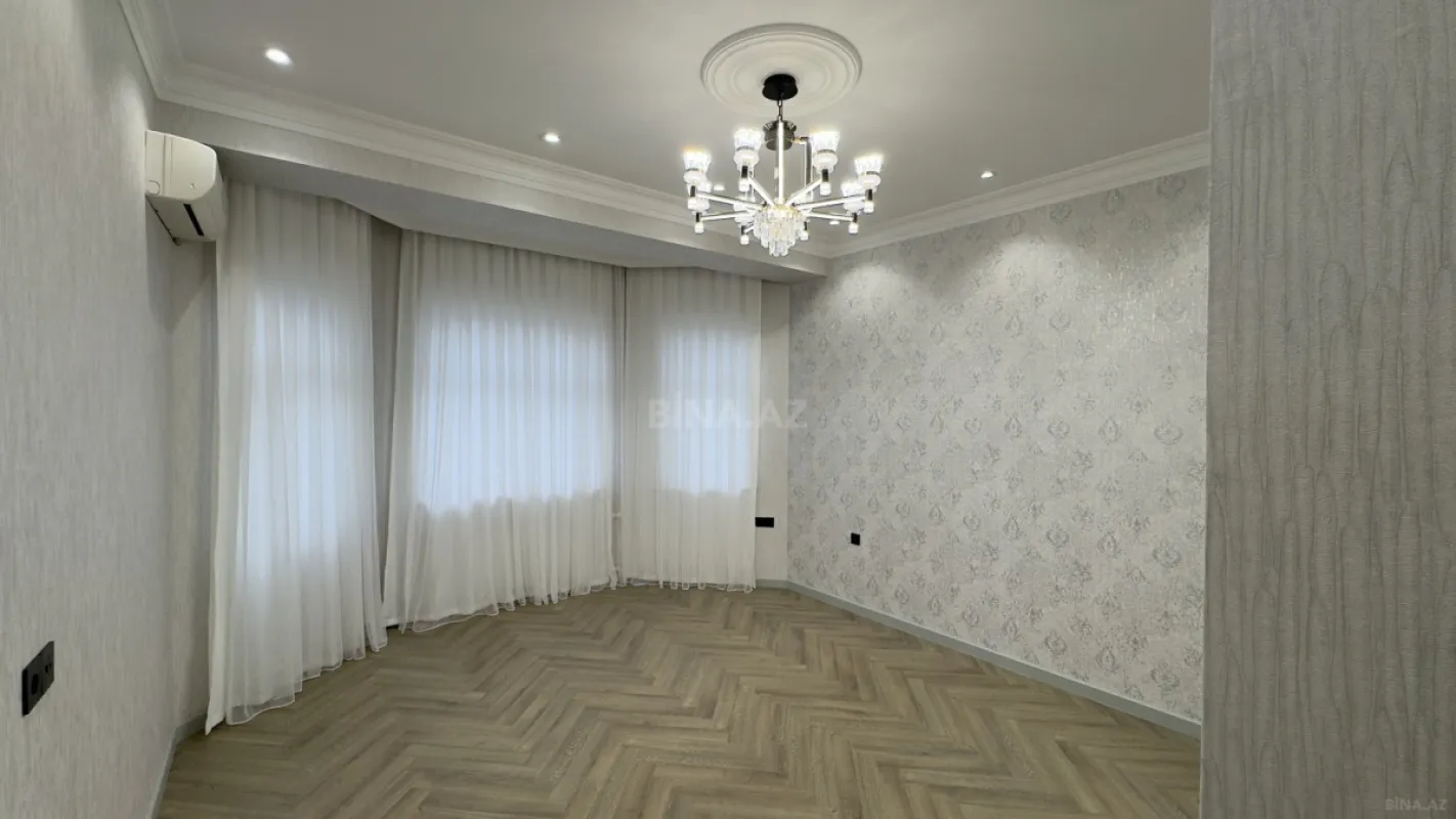 Satılır 3 otaqlı mənzil 160 m²