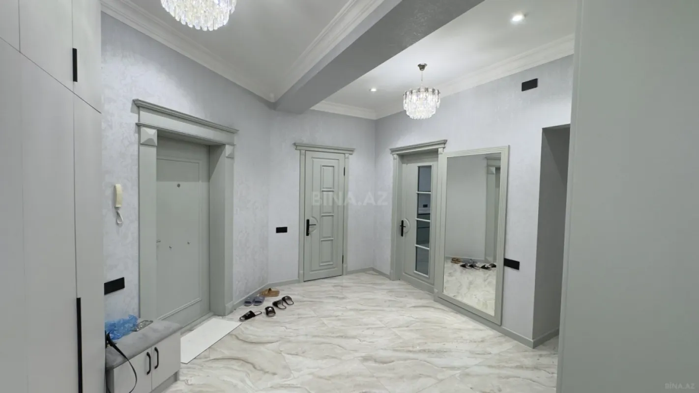 Satılır 3 otaqlı mənzil 160 m²