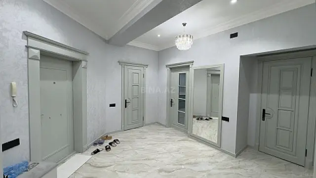 Satılır 3 otaqlı mənzil 160 m²