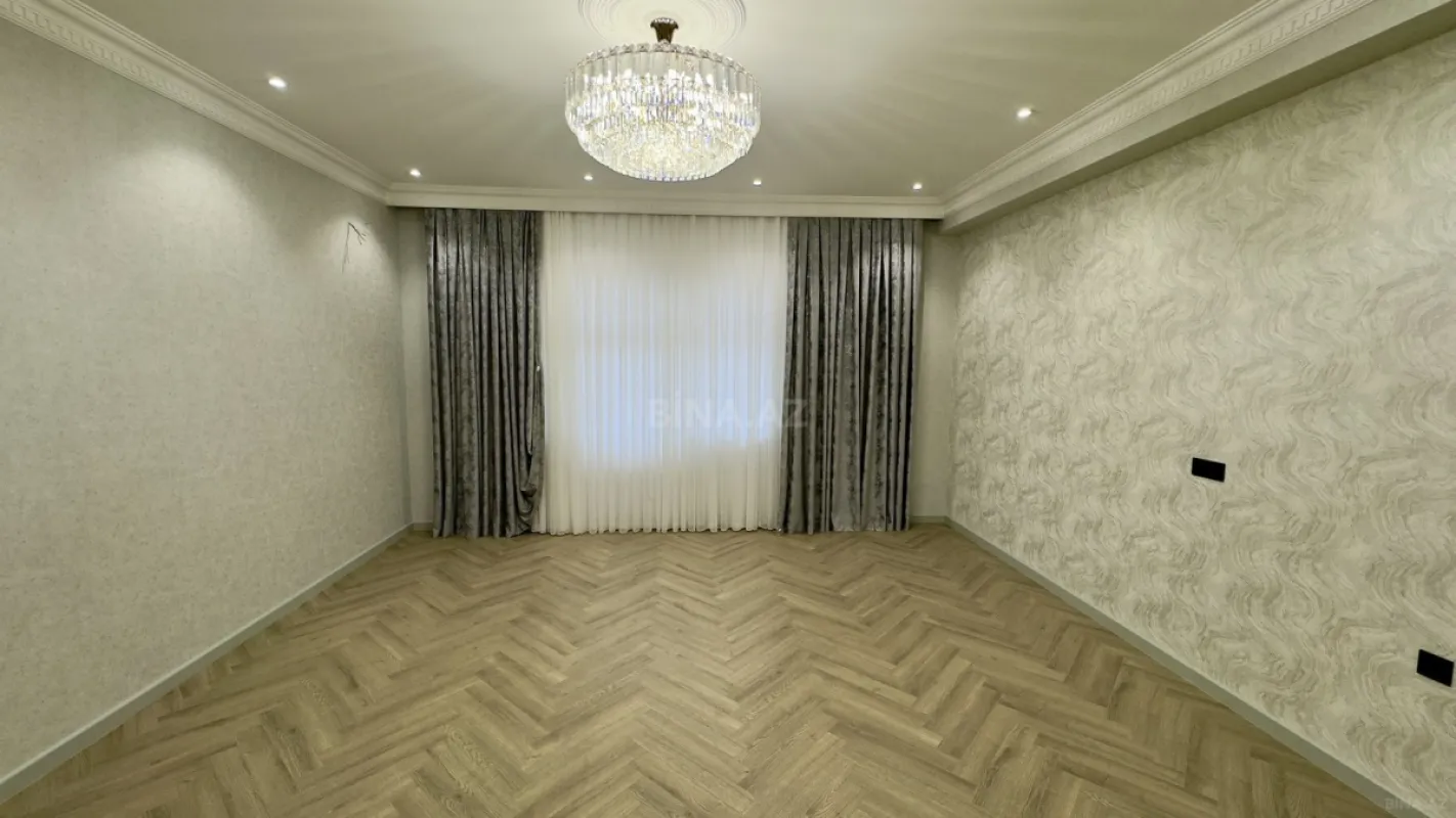Satılır 3 otaqlı mənzil 160 m²