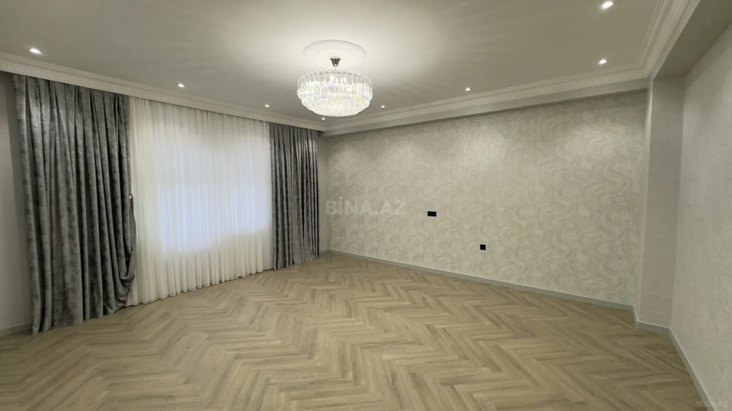 Satılır 3 otaqlı mənzil 160 m²