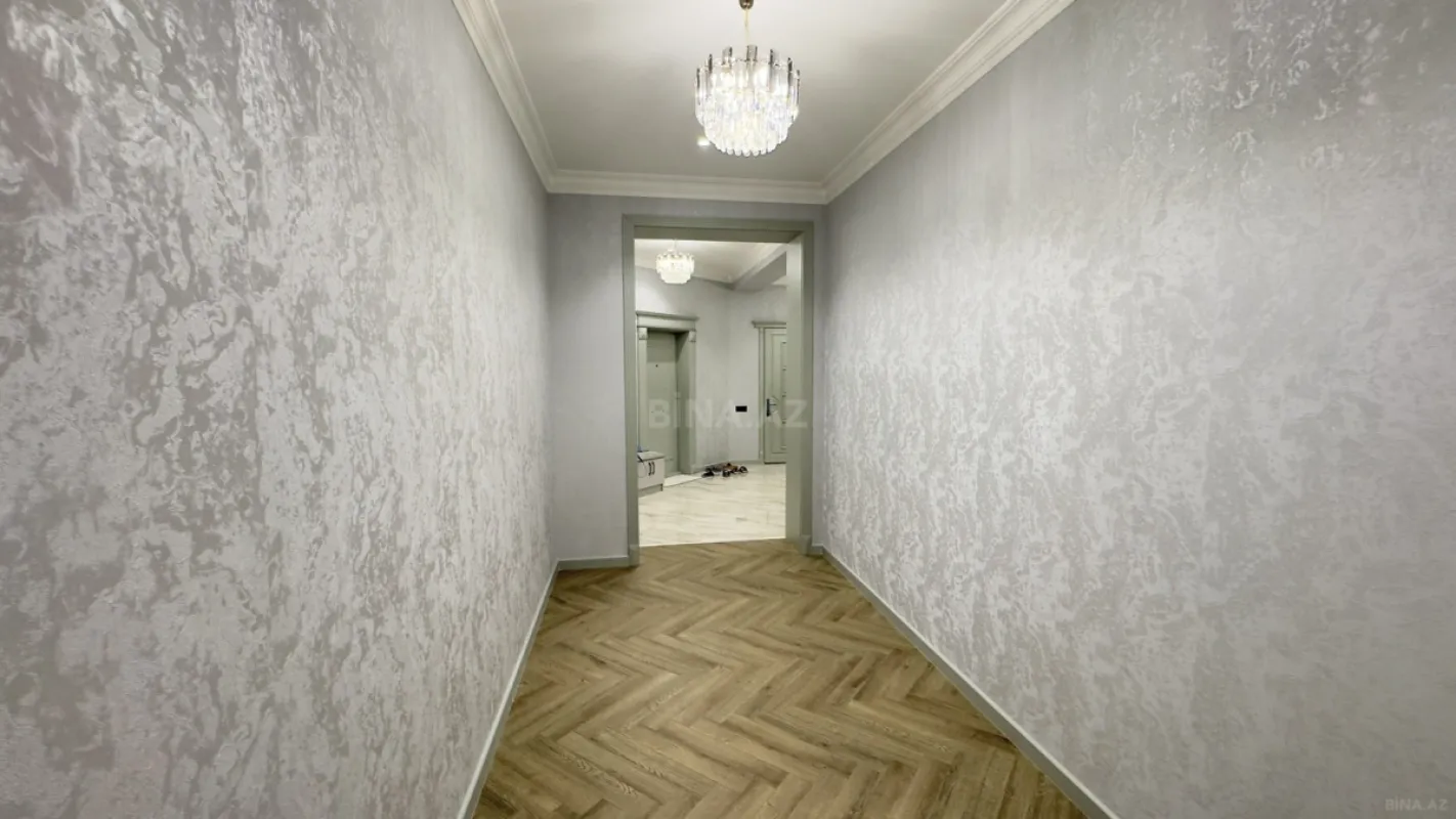 Satılır 3 otaqlı mənzil 160 m²