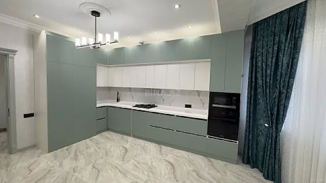 Satılır 3 otaqlı mənzil 160 m²