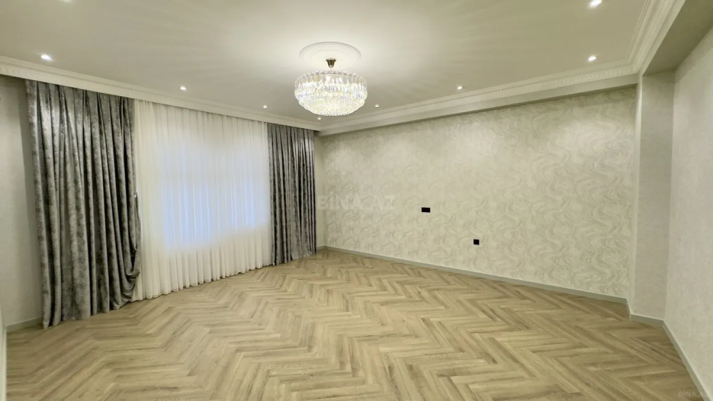 Satılır 3 otaqlı mənzil 160 m²