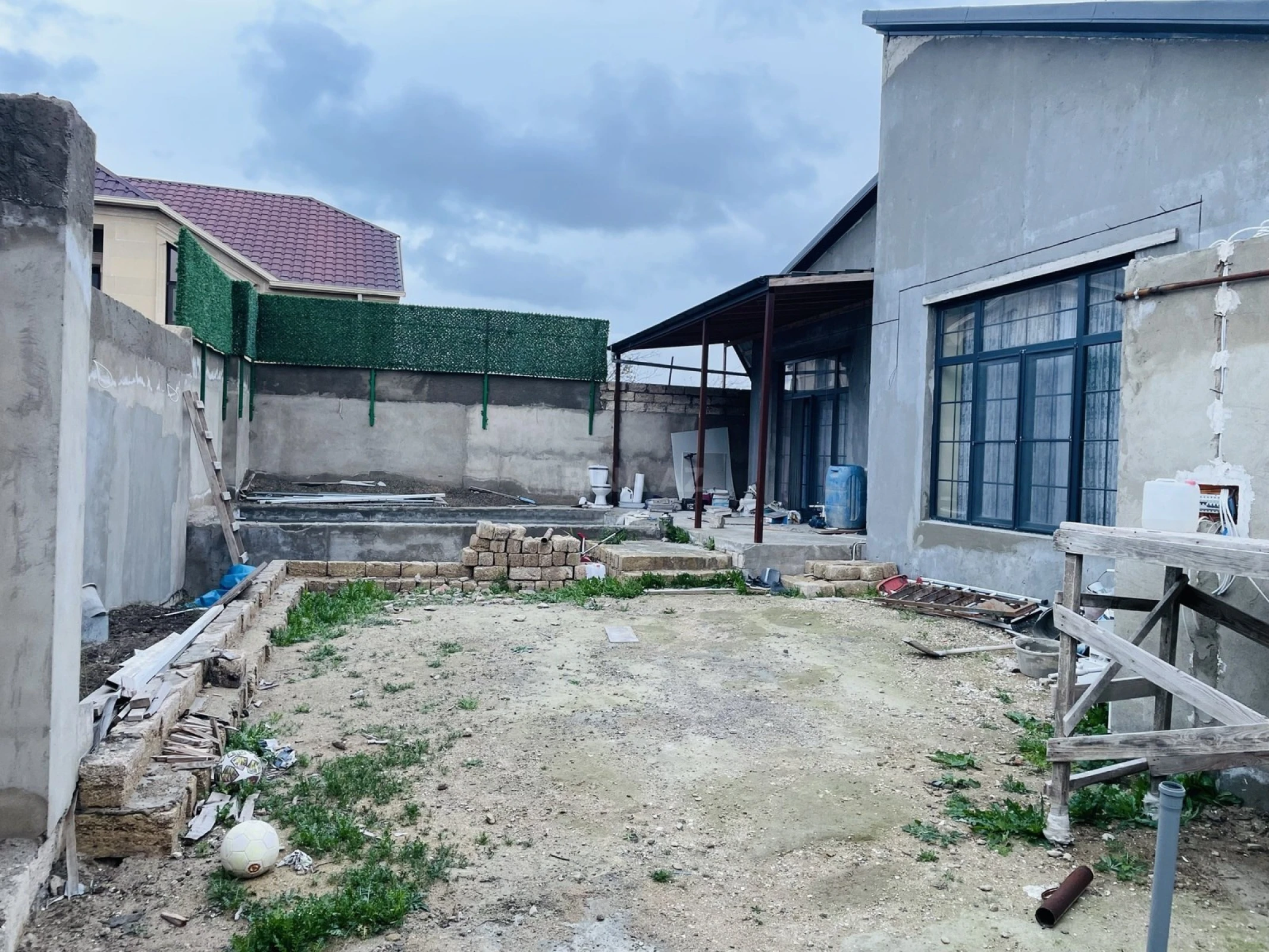 Satılır 5 otaqlı həyət evi 130 m²