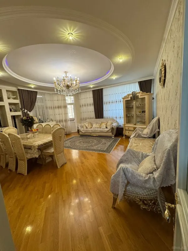 Satılır 3 otaqlı mənzil 145 m²
