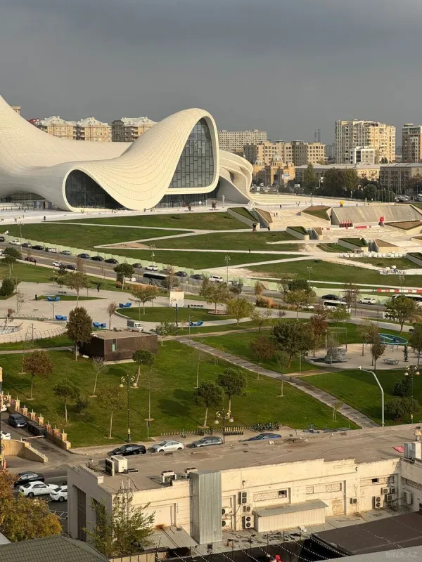 Satılır 3 otaqlı mənzil 145 m²