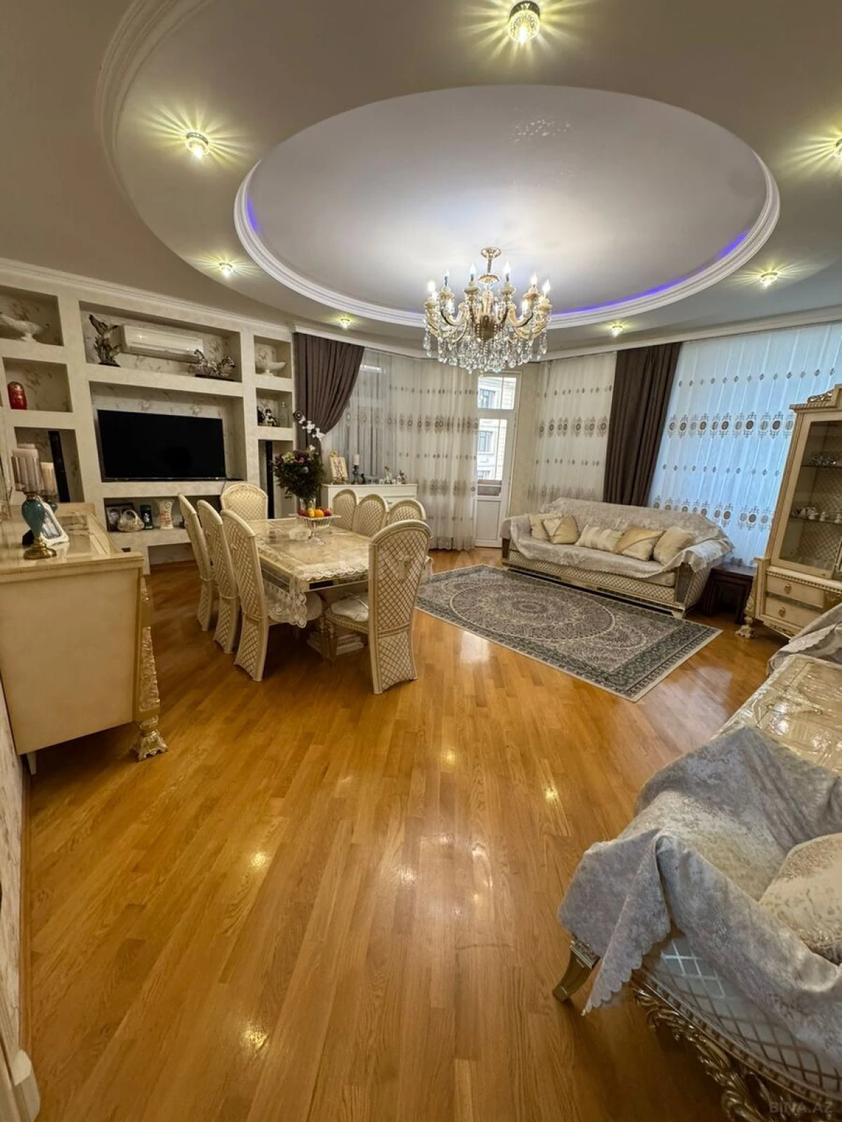 Satılır 3 otaqlı mənzil 145 m²
