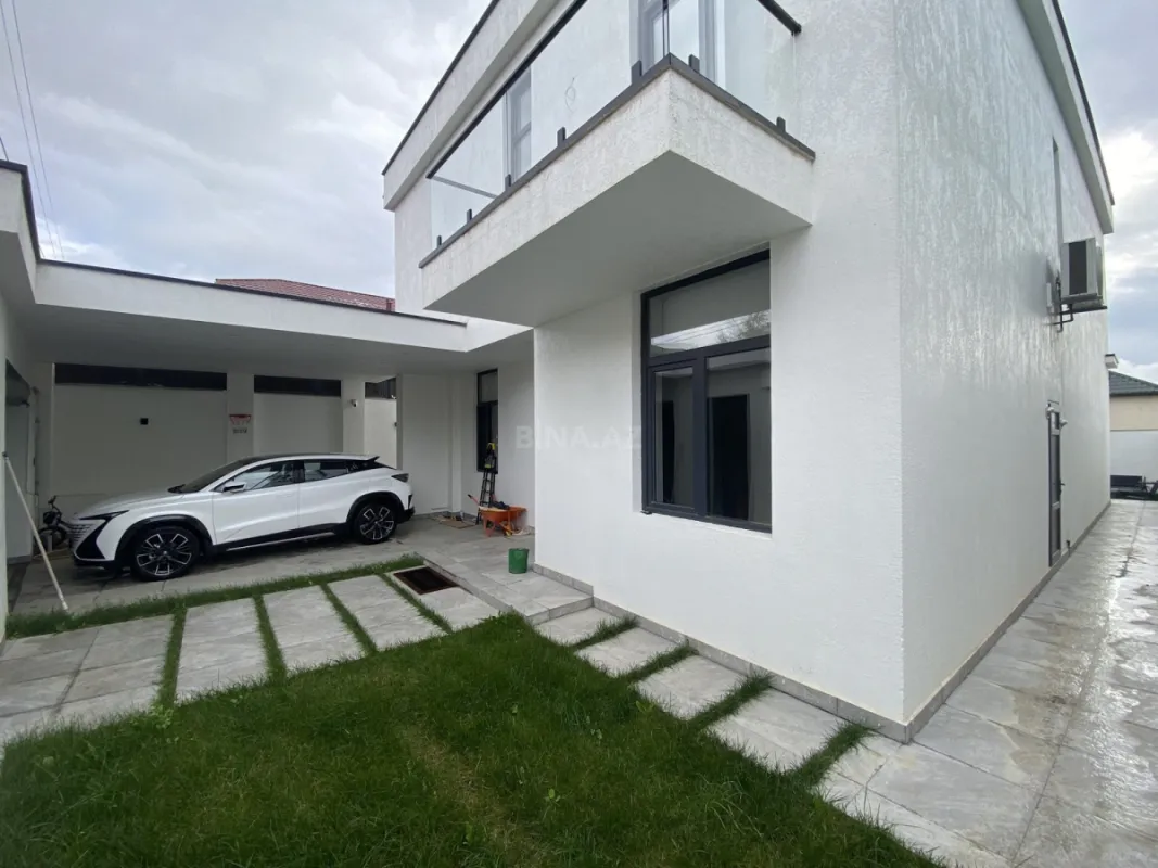 Satılır 5 otaqlı həyət evi 240 m²