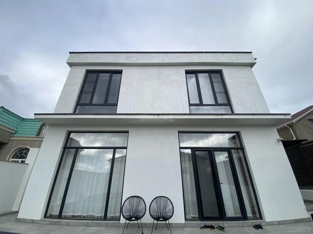 Satılır 5 otaqlı həyət evi 240 m²