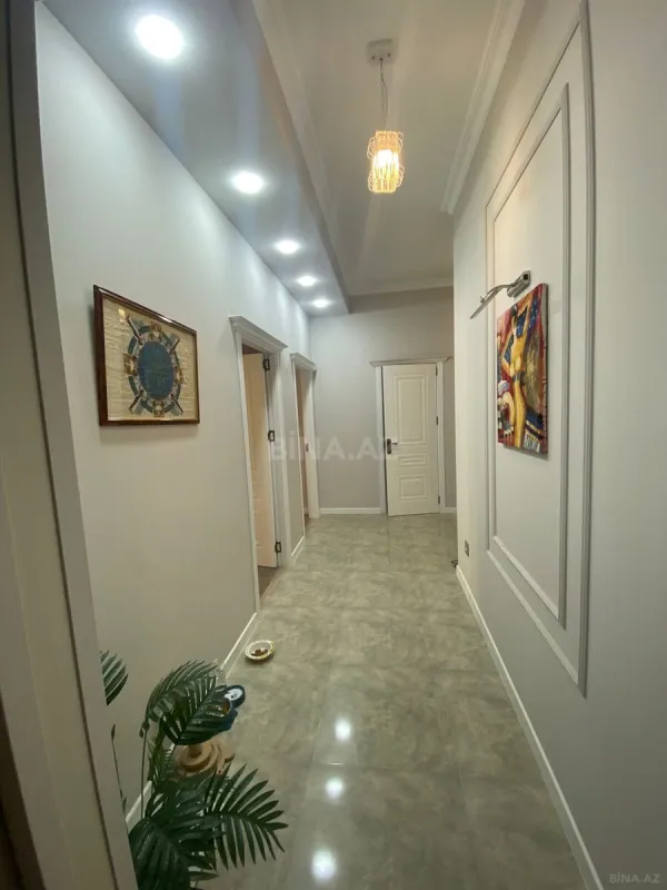 Satılır 3 otaqlı mənzil 130 m²