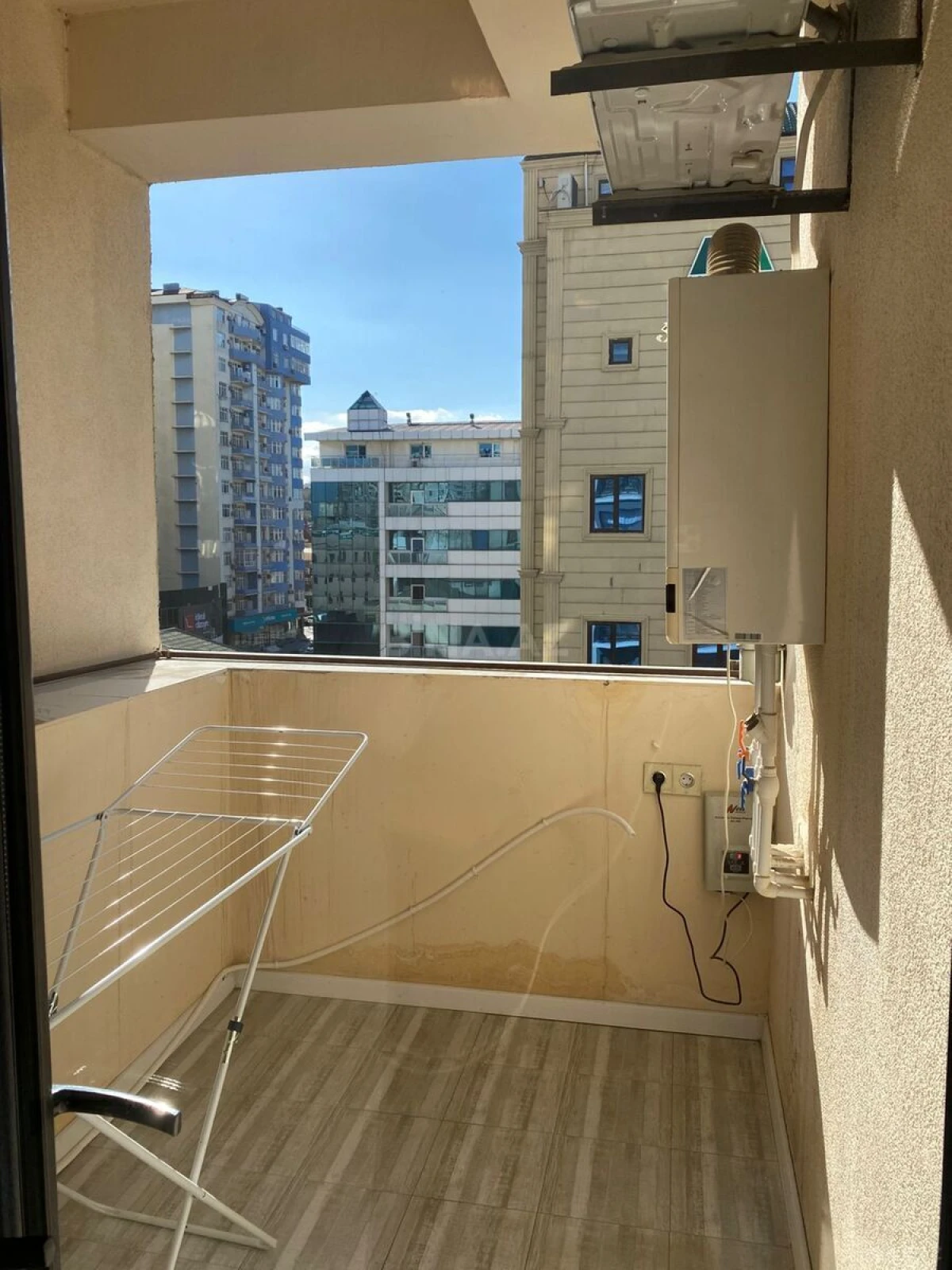 Satılır 3 otaqlı mənzil 130 m²