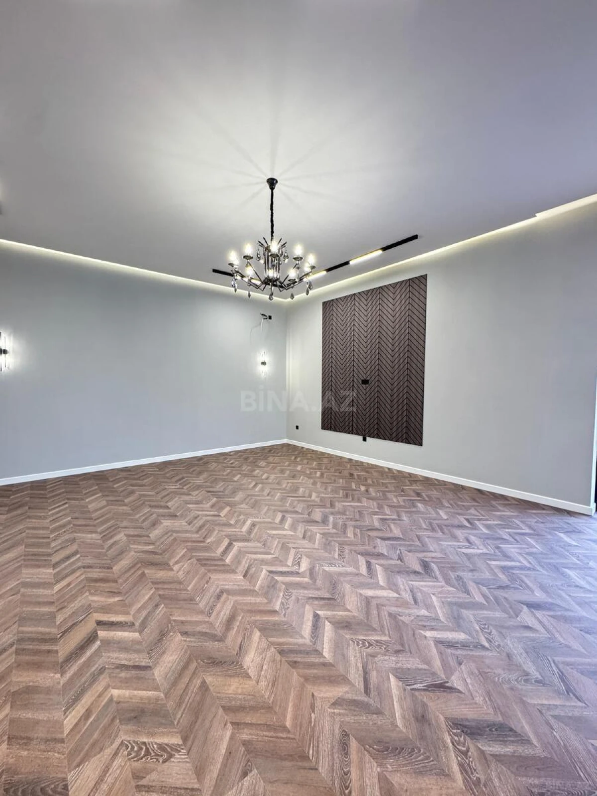 Satılır 5 otaqlı həyət evi 300 m²