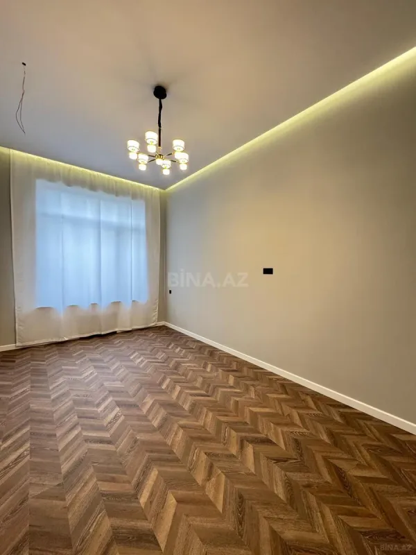 Satılır 5 otaqlı həyət evi 300 m²