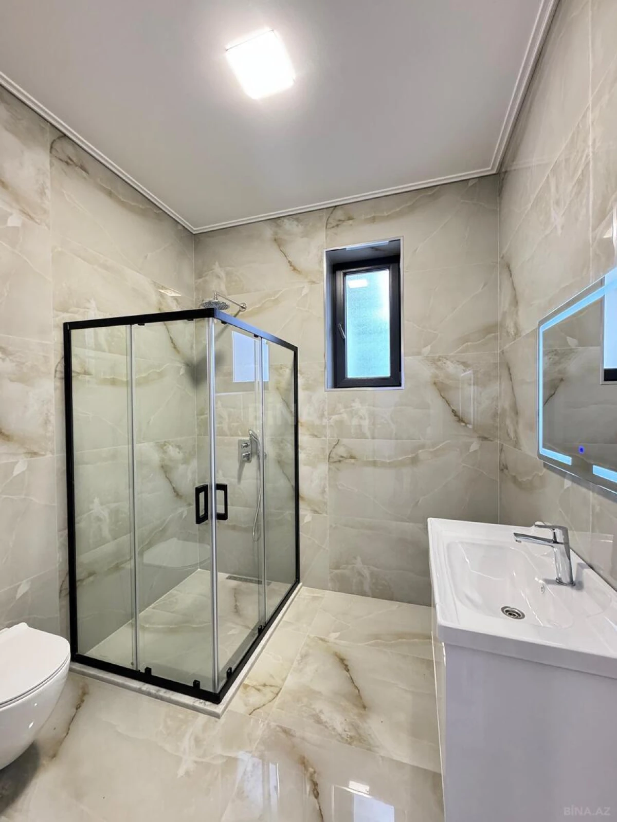 Satılır 5 otaqlı həyət evi 300 m²