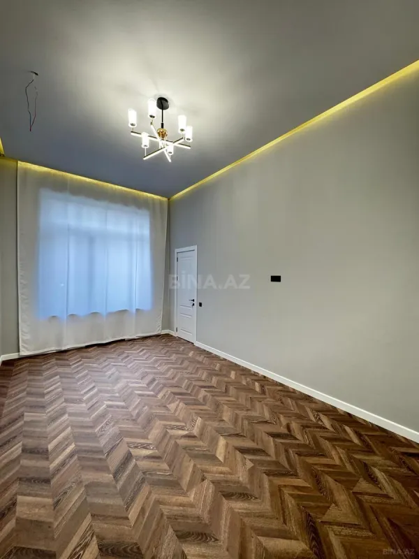 Satılır 5 otaqlı həyət evi 300 m²