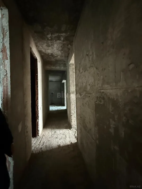 Satılır 3 otaqlı mənzil 193 m²