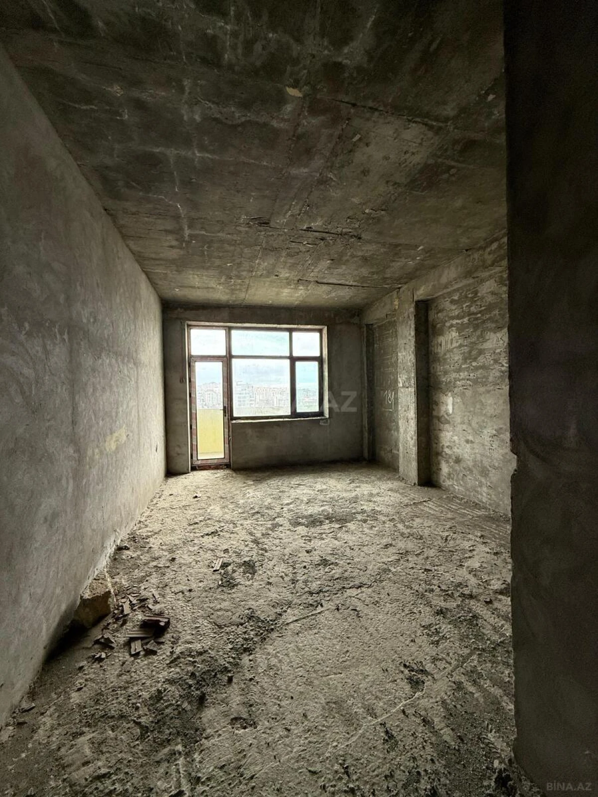 Satılır 3 otaqlı mənzil 193 m²