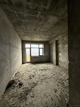 Satılır 3 otaqlı mənzil 193 m²