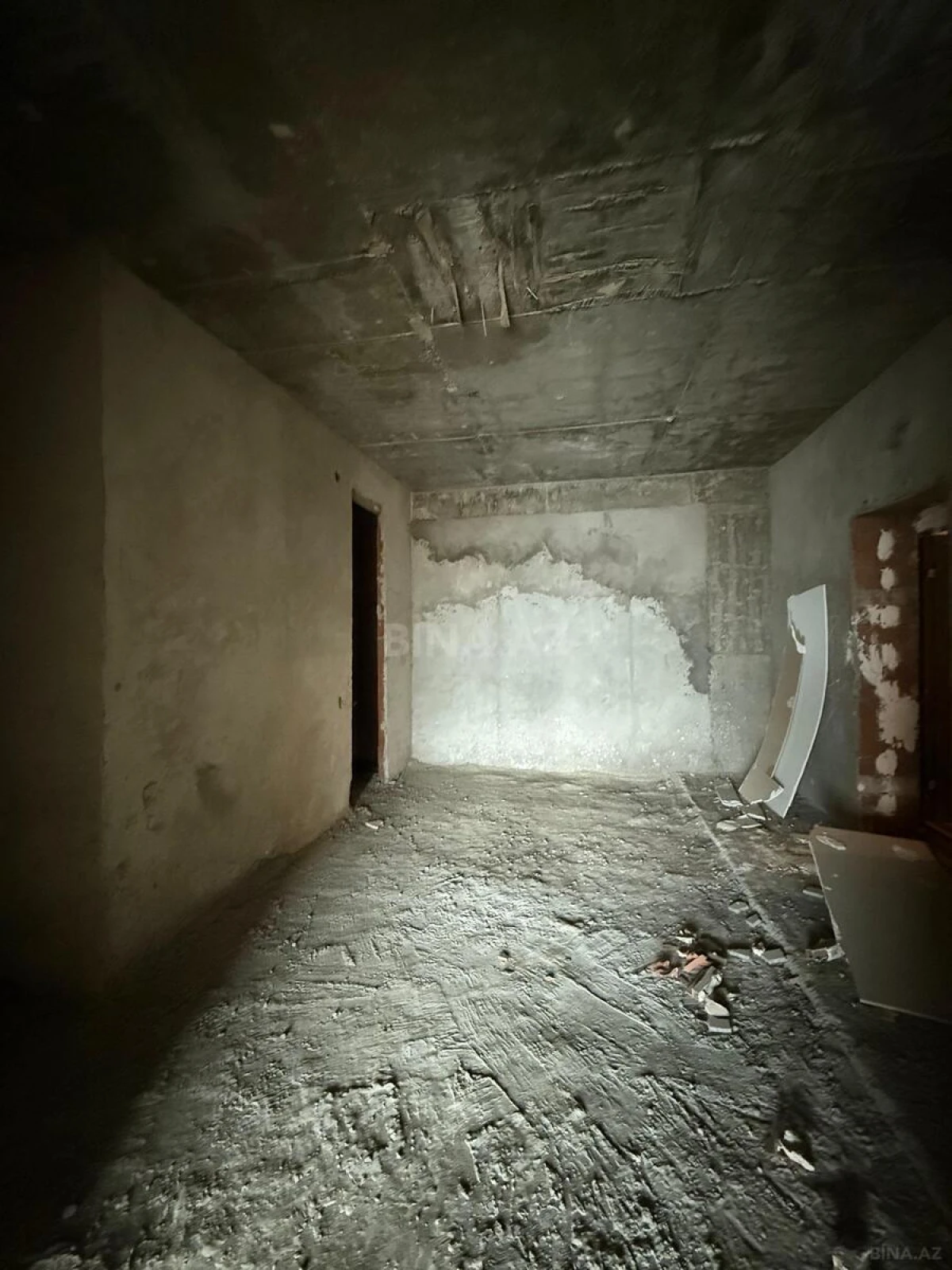 Satılır 3 otaqlı mənzil 193 m²