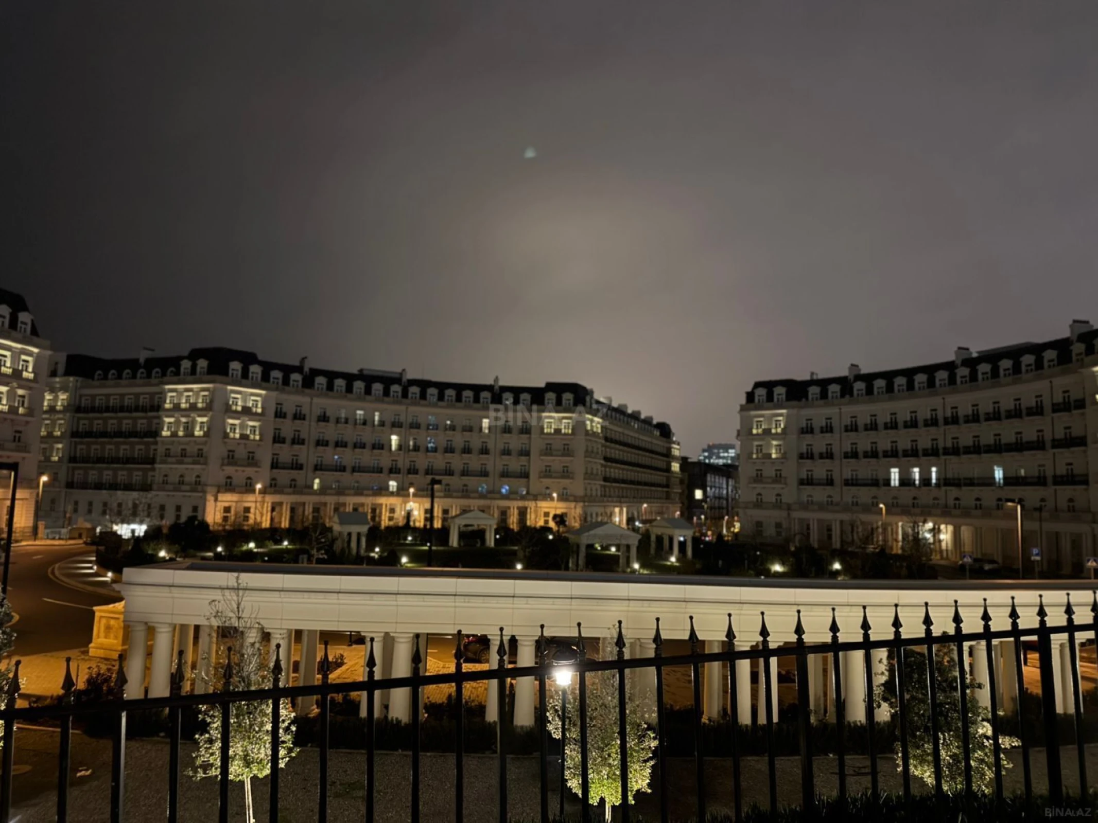 Satılır 3 otaqlı mənzil 119 m²