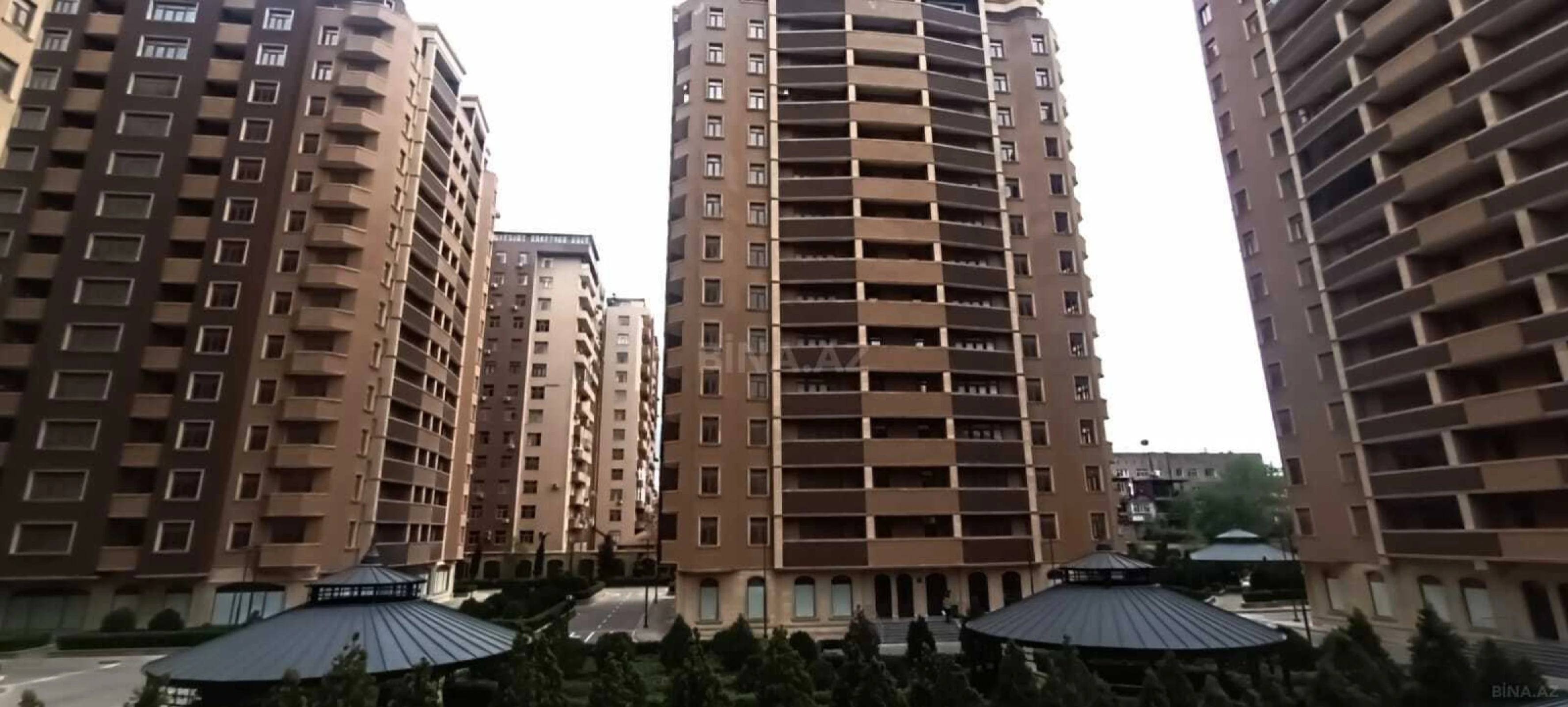 Satılır 2 otaqlı mənzil 114 m²