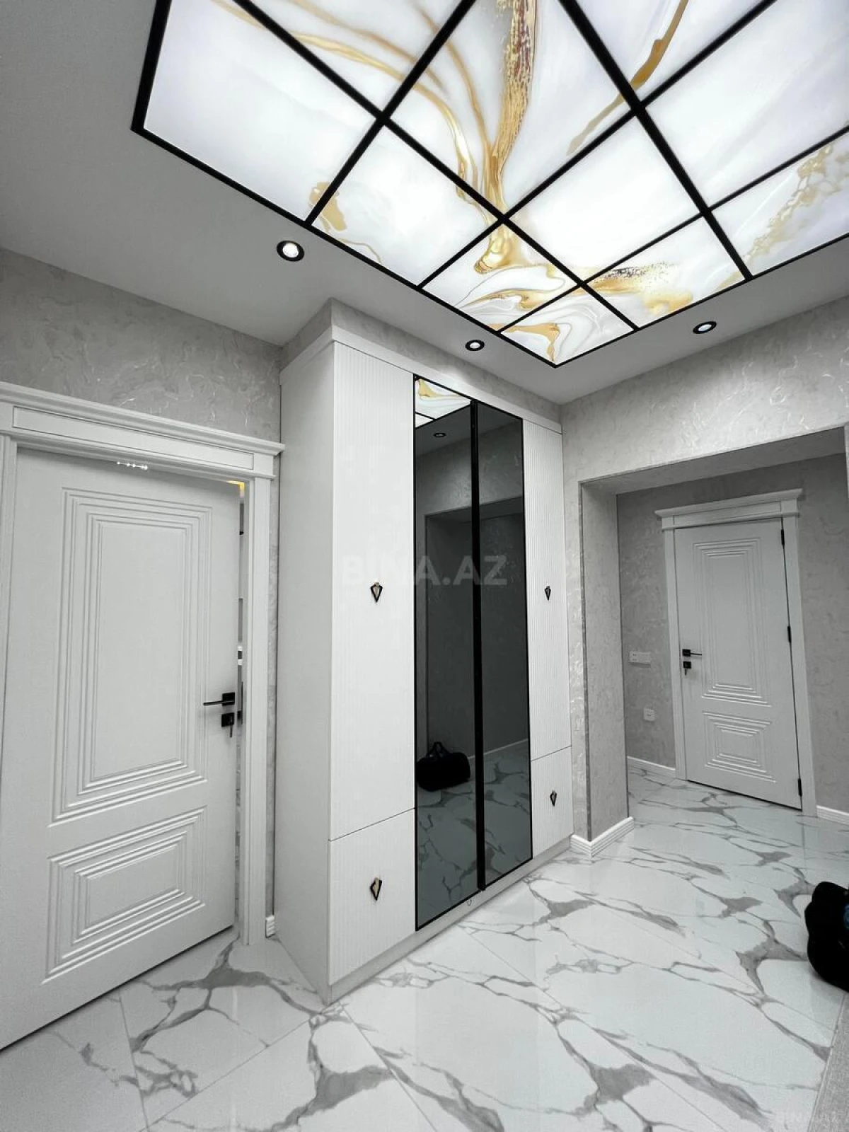 Satılır 2 otaqlı mənzil 85 m²