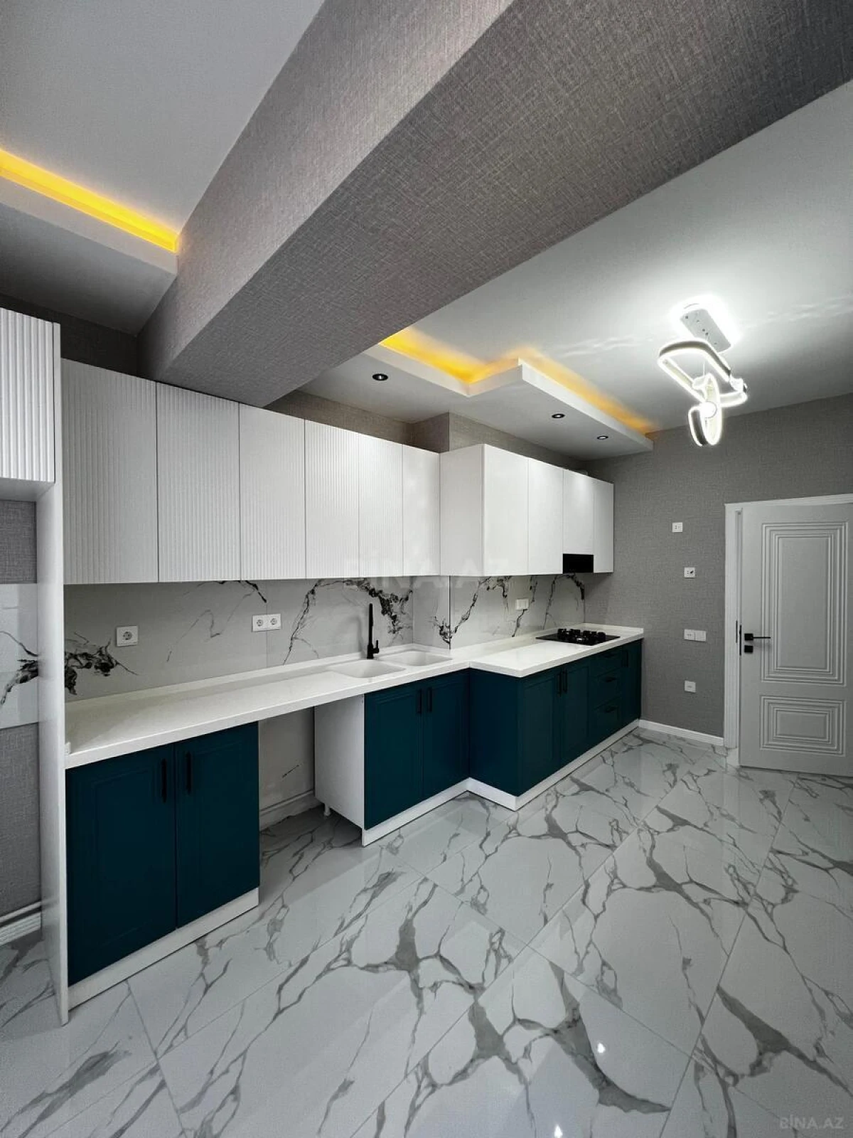 Satılır 2 otaqlı mənzil 85 m²