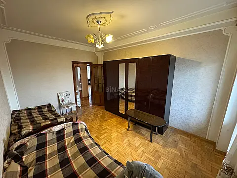 Satılır 4 otaqlı mənzil 120 m²