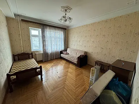 Satılır 4 otaqlı mənzil 120 m²