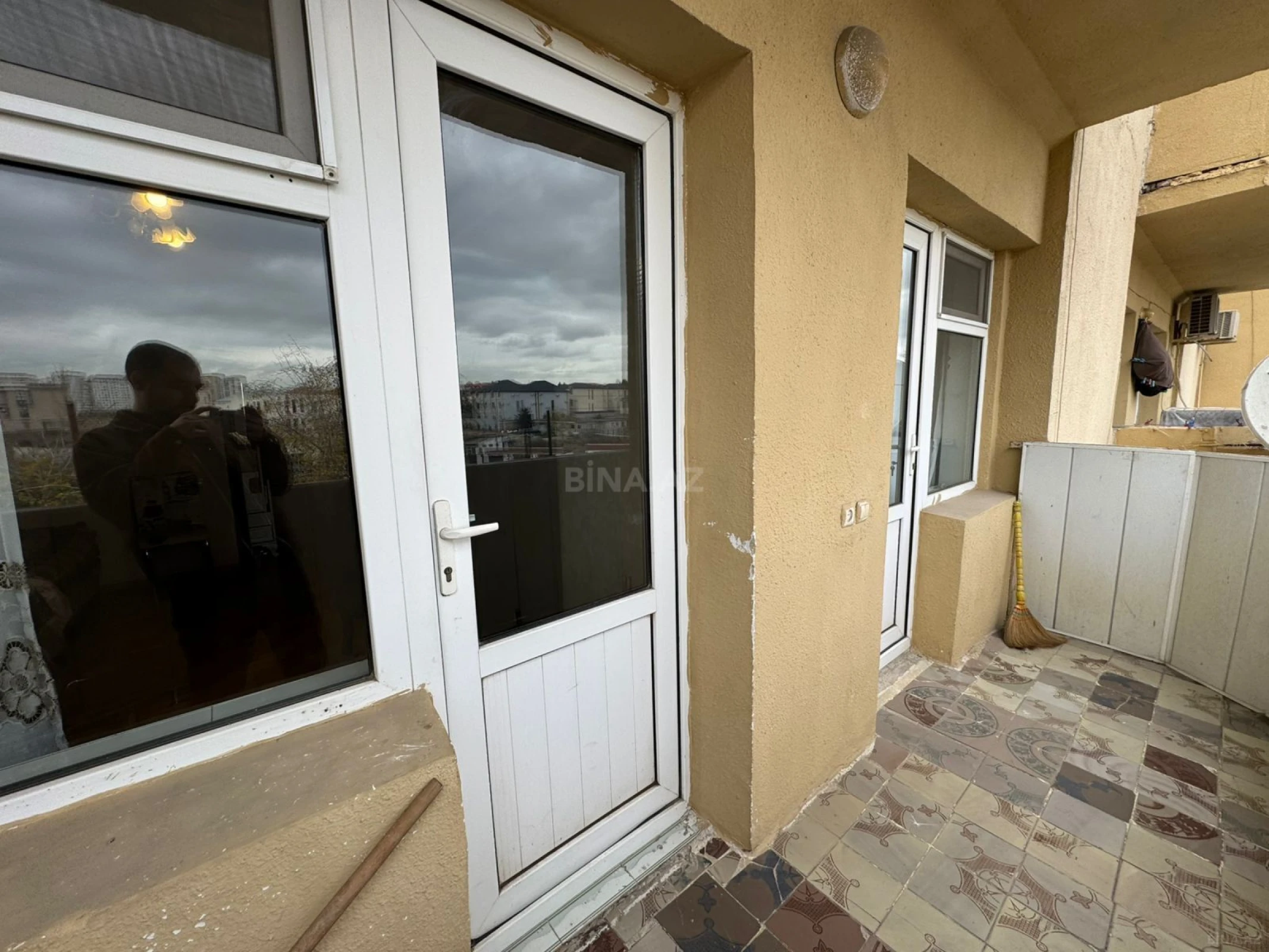 Satılır 4 otaqlı mənzil 120 m²