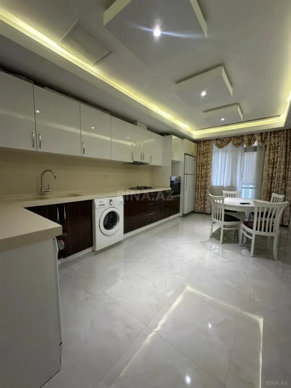 Kirayə verilir 3 otaqlı mənzil 170 m²