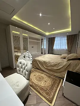 Kirayə verilir 3 otaqlı mənzil 170 m²