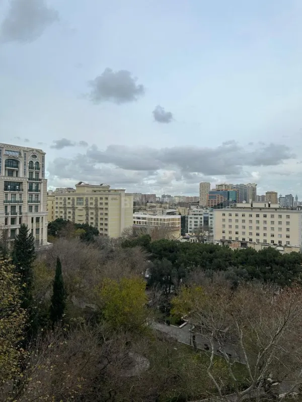 Kirayə verilir 3 otaqlı mənzil 170 m²