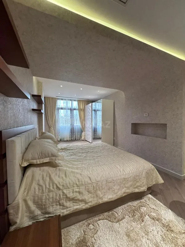 Kirayə verilir 3 otaqlı mənzil 170 m²