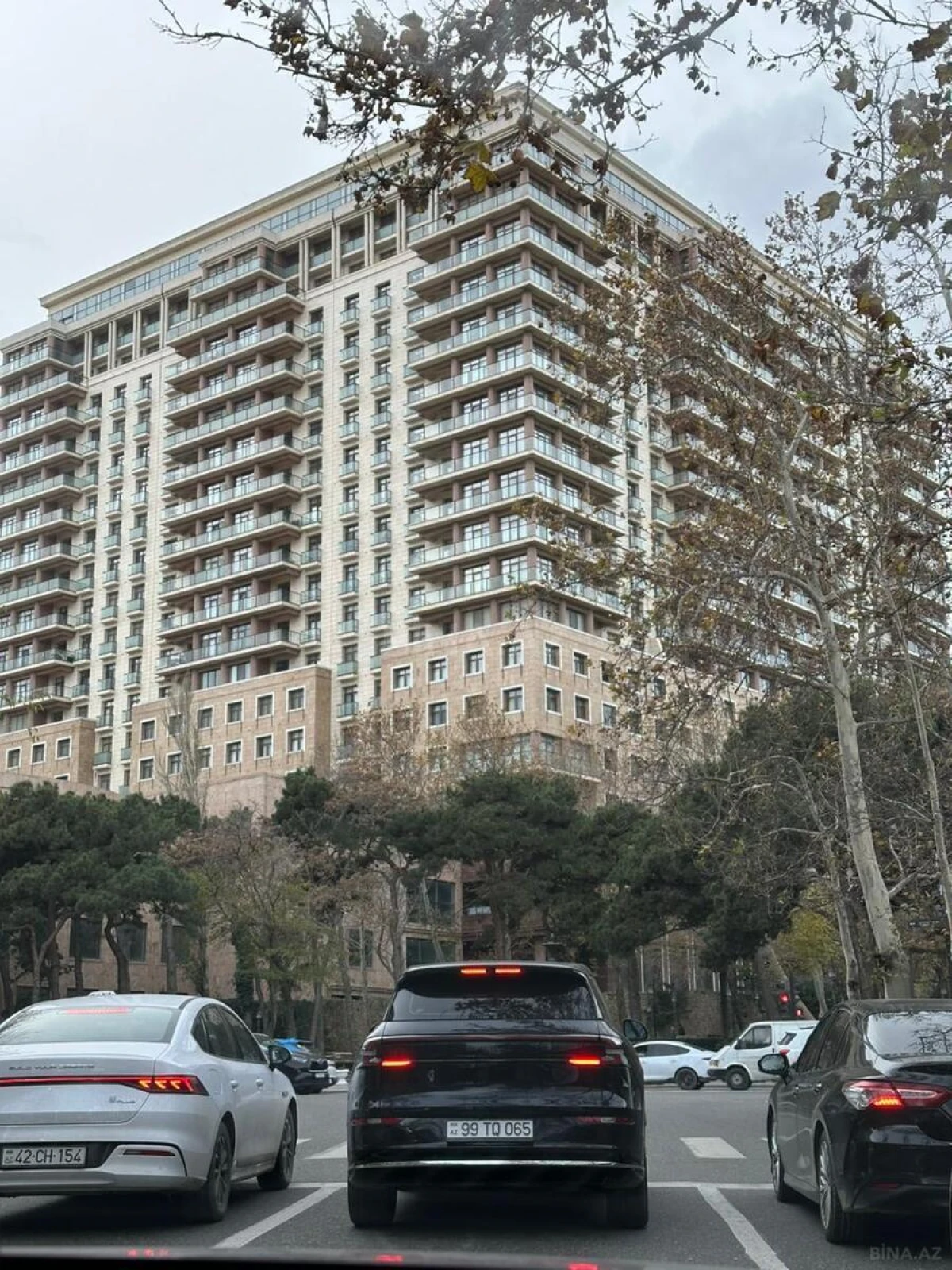 Kirayə verilir 3 otaqlı mənzil 170 m²