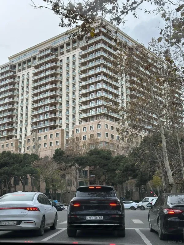 Kirayə verilir 3 otaqlı mənzil 170 m²