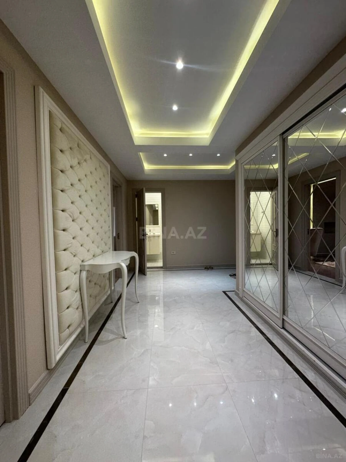 Kirayə verilir 3 otaqlı mənzil 170 m²