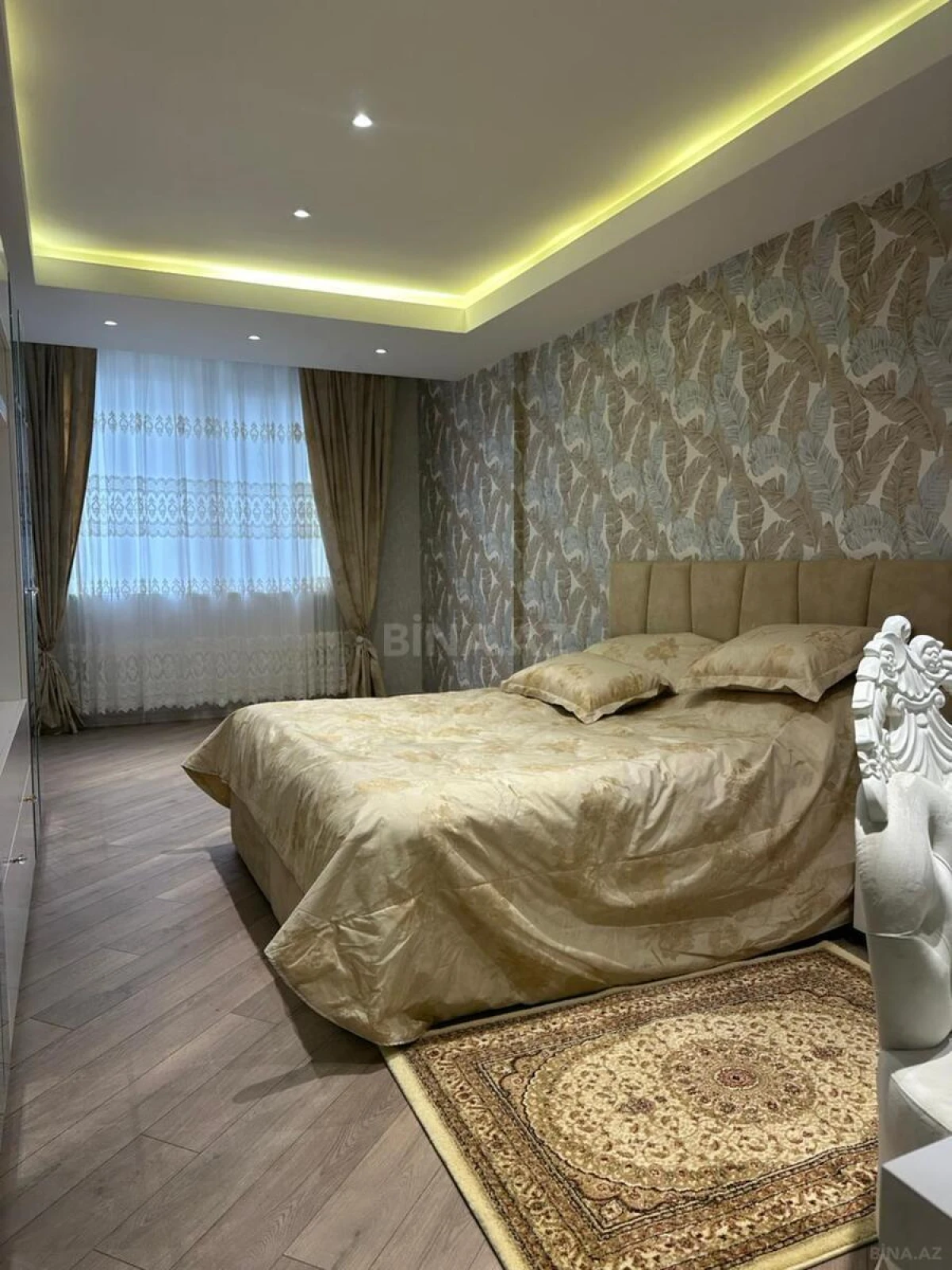 Kirayə verilir 3 otaqlı mənzil 170 m²