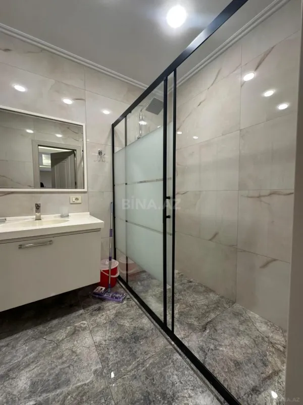 Kirayə verilir 3 otaqlı mənzil 170 m²