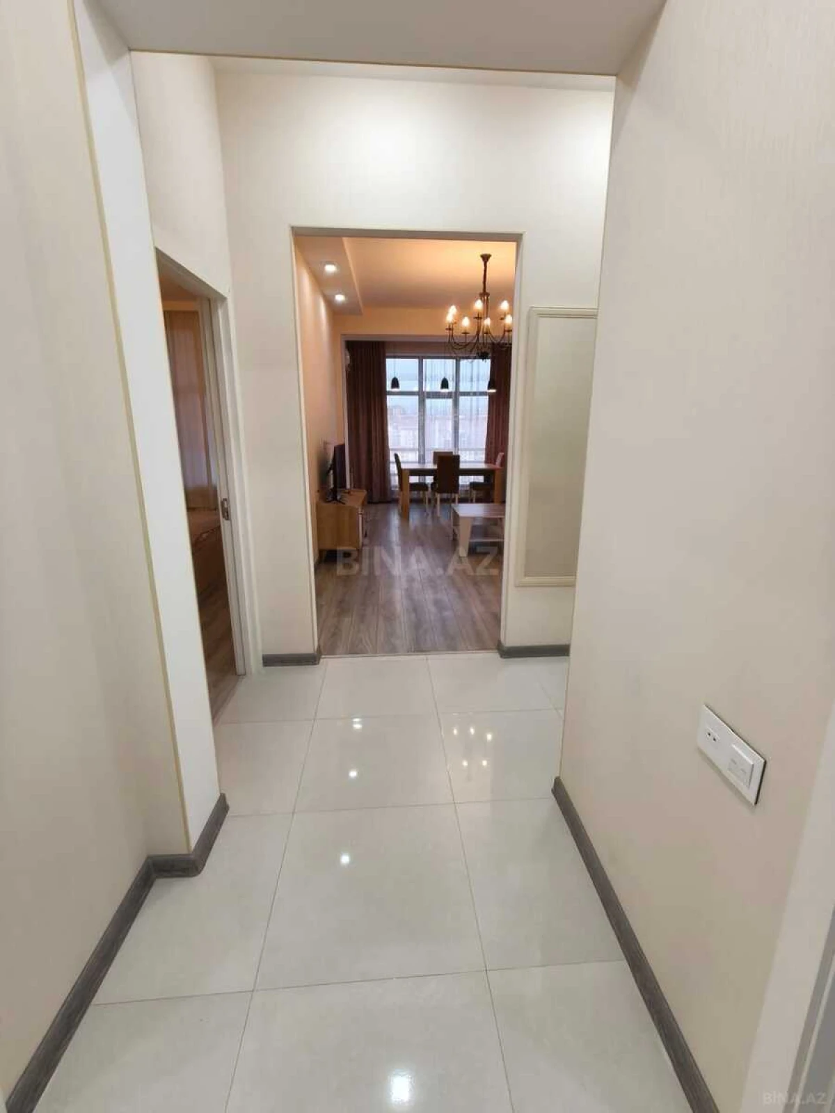 Kirayə verilir 2 otaqlı mənzil 70 m²