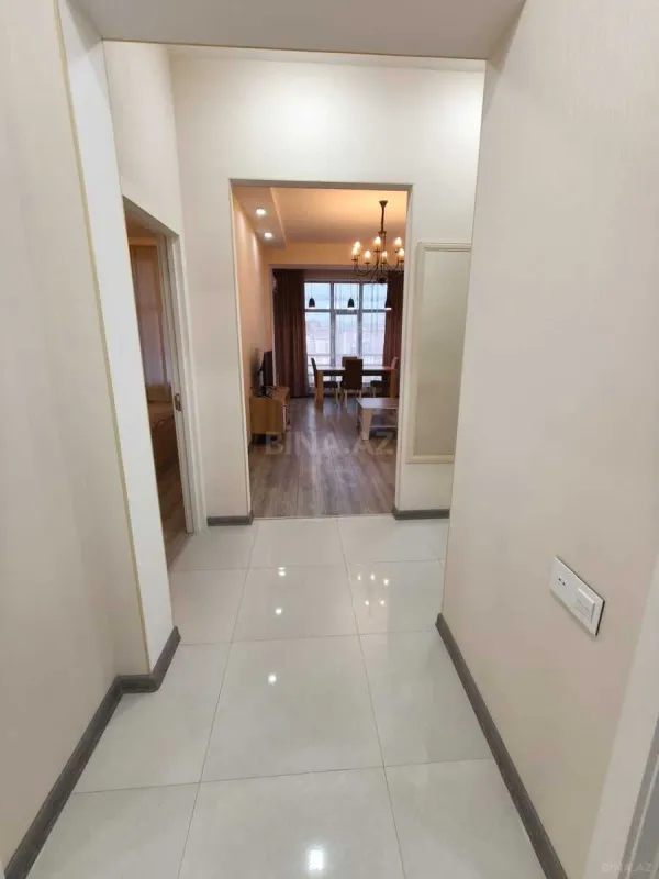 Kirayə verilir 2 otaqlı mənzil 70 m²
